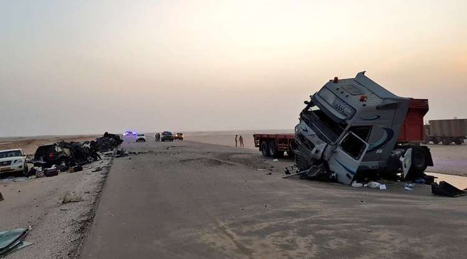 حادث مروع يودي بحياة 7 سعوديين في عمان +صور