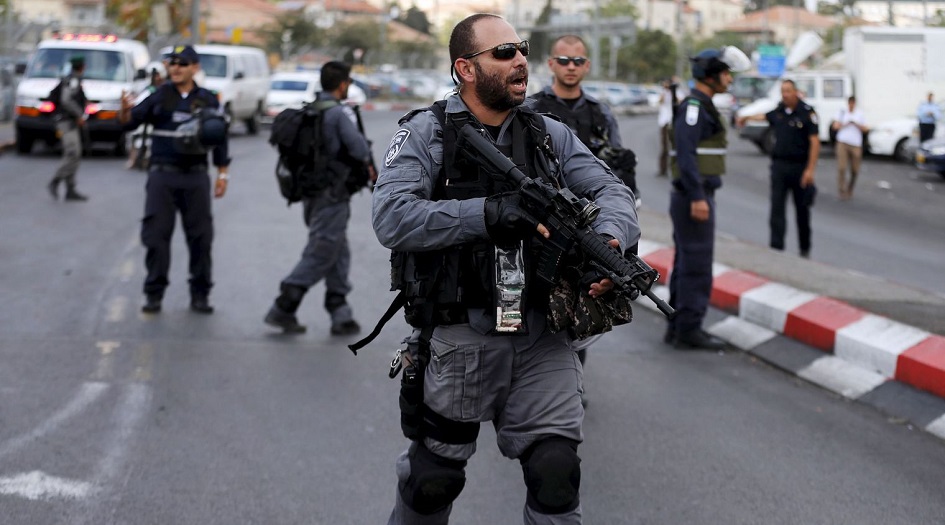 شرطة الاحتلال تعتقل عددًا من أقارب منفذ عملية الطعن بالقدس