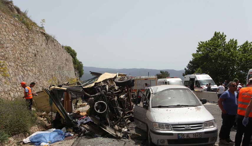 تصادم 33 سيارة بحادث مروع في تركيا..والتفاصيل..