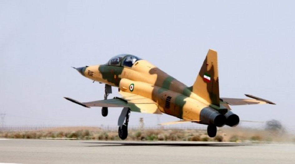ايران تزيح الستار عن مقاتلة حربية حديثة محلية الصنع