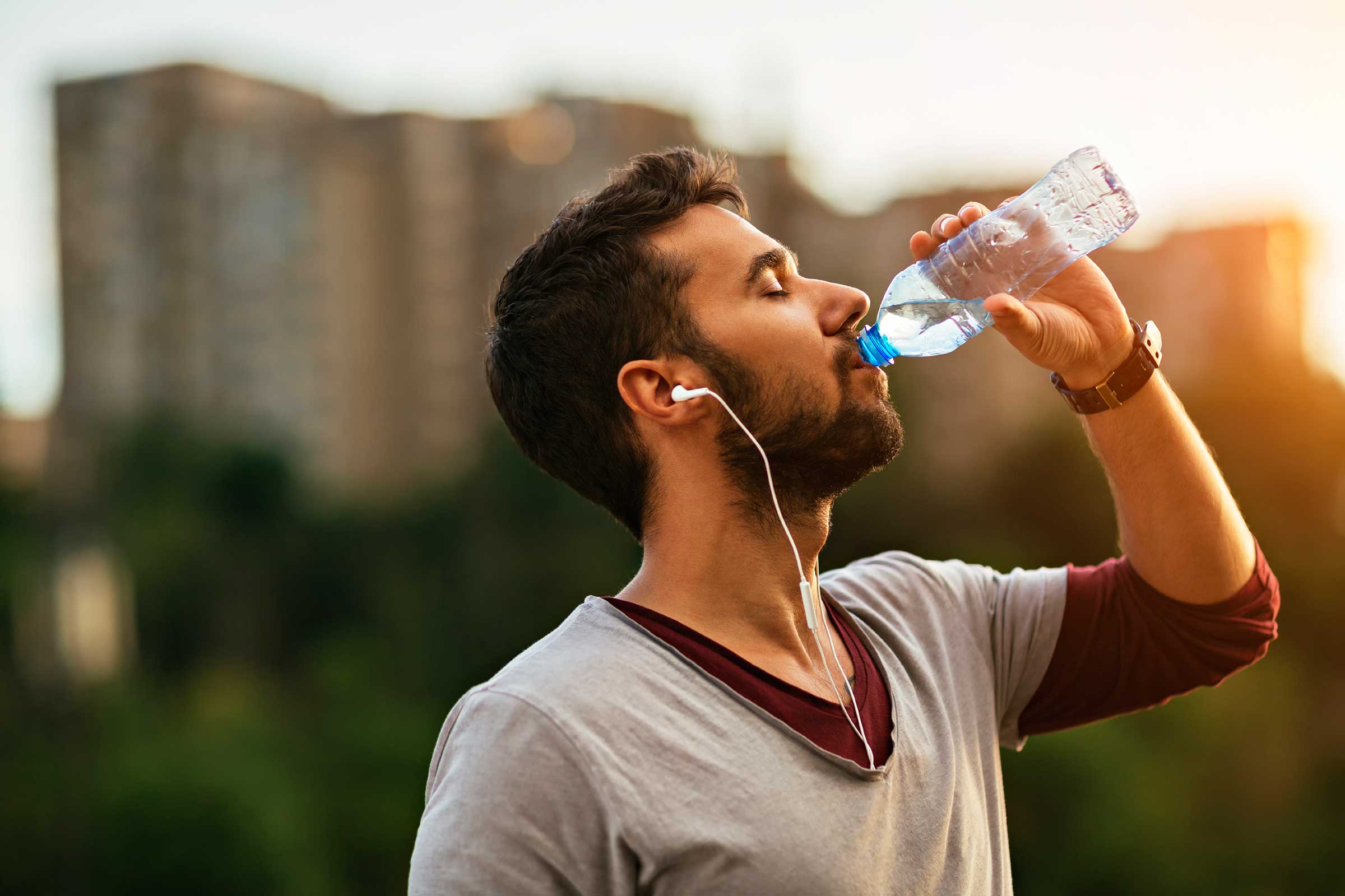 ستبدل طريقة شربك للماء بعد أن تقرأ هذه الدراسة!
