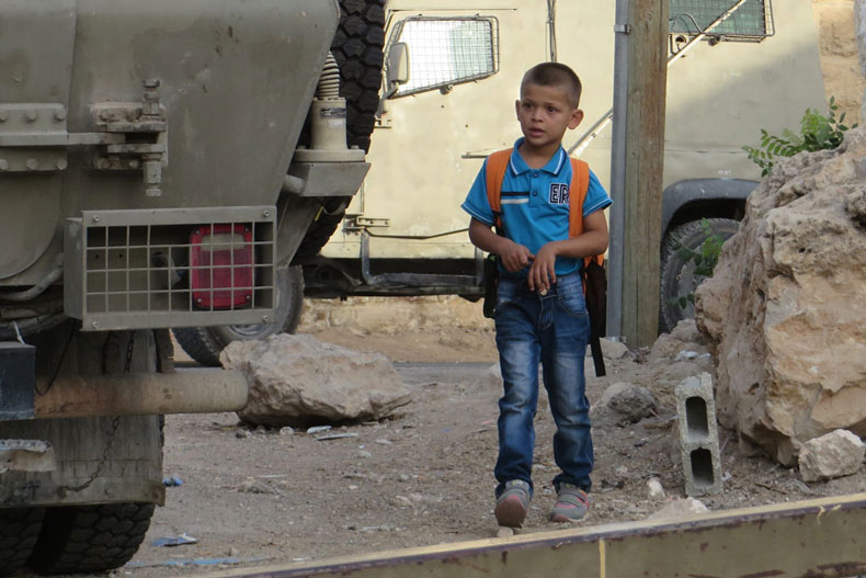 مصائبی که رژیم صهیونیستی به کودکان «الخلیل» تحمیل می‌کند+فیلم