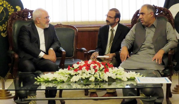 ظريف: باكستان شريكة إيران في إرساء السلام المستديم في المنطقة