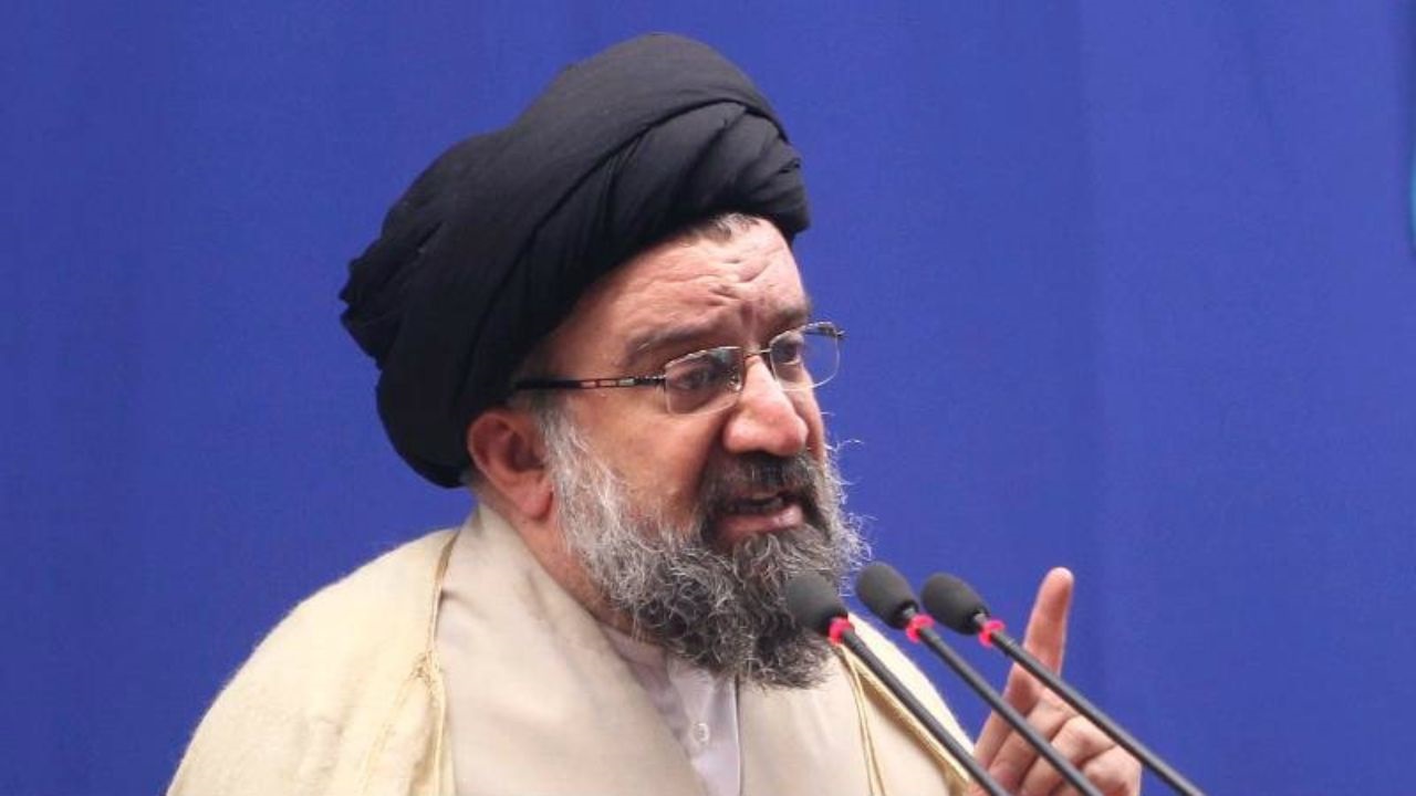 خطيب جمعة طهران: لا تراجع عن خطوطنا الحمراء ومنها قوتنا الصاروخية