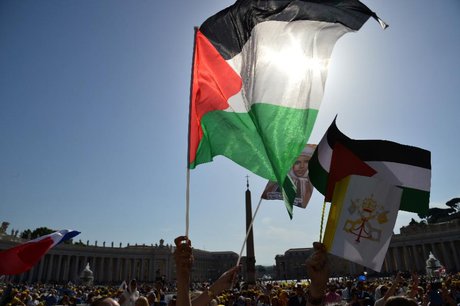درخواست گروهای فلسطینی برای تحصن مقابل مرکز فرهنگی کنسول‌گری آمریکا 