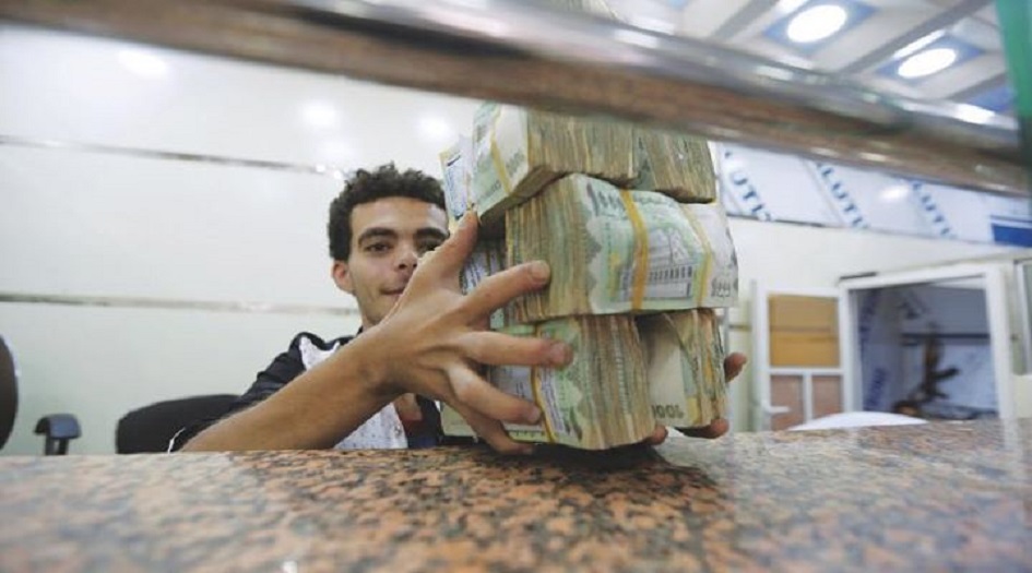 حكومة صنعاء تتهم التحالف بطباعة 1.5 تريليون ريال