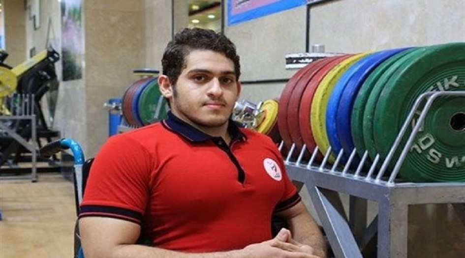 شاب ايراني يتحدى اعاقته ويحطم رقما عالميا برفع الاثقال