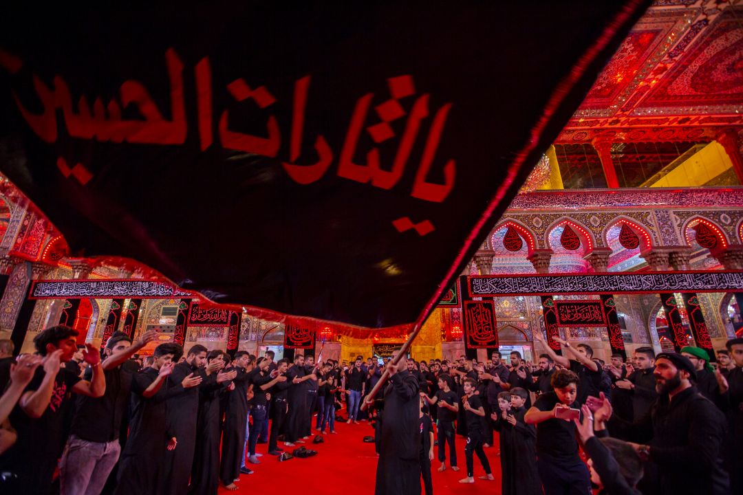 گزارش تصویری از مراسم عزاداری شب تاسوعا در حرم امام حسین (ع)