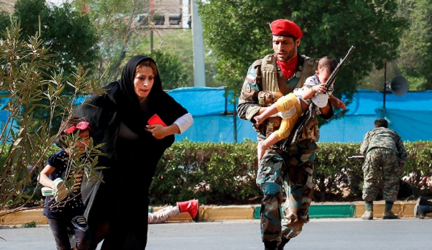 تكريم ضباط وجنود إيرانيين ظهروا خلال الاعتداء الإرهابي بأهواز في هذه الصور..