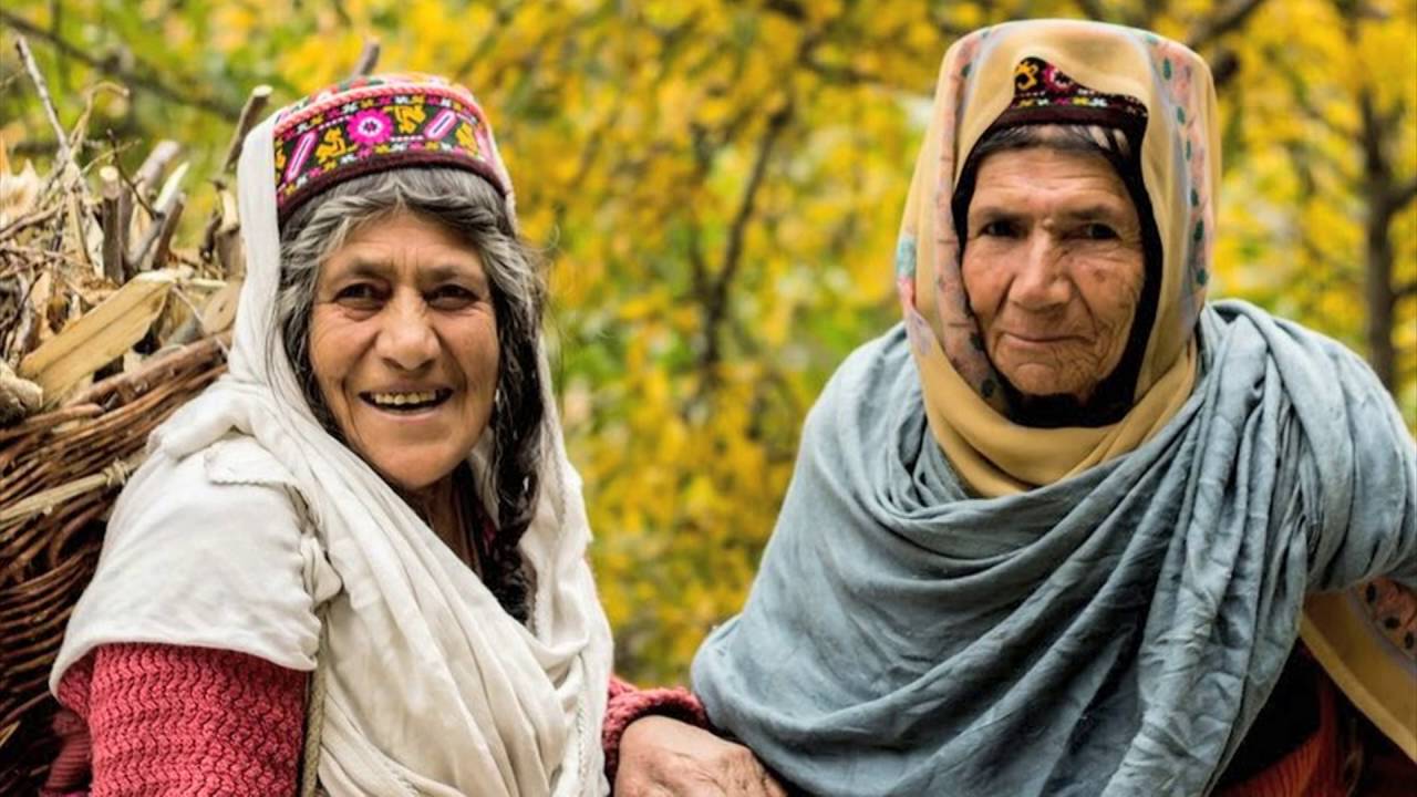 قبيلة مسلمة يعيش أفرادها 100 عام وتلد نساؤها في السبعين