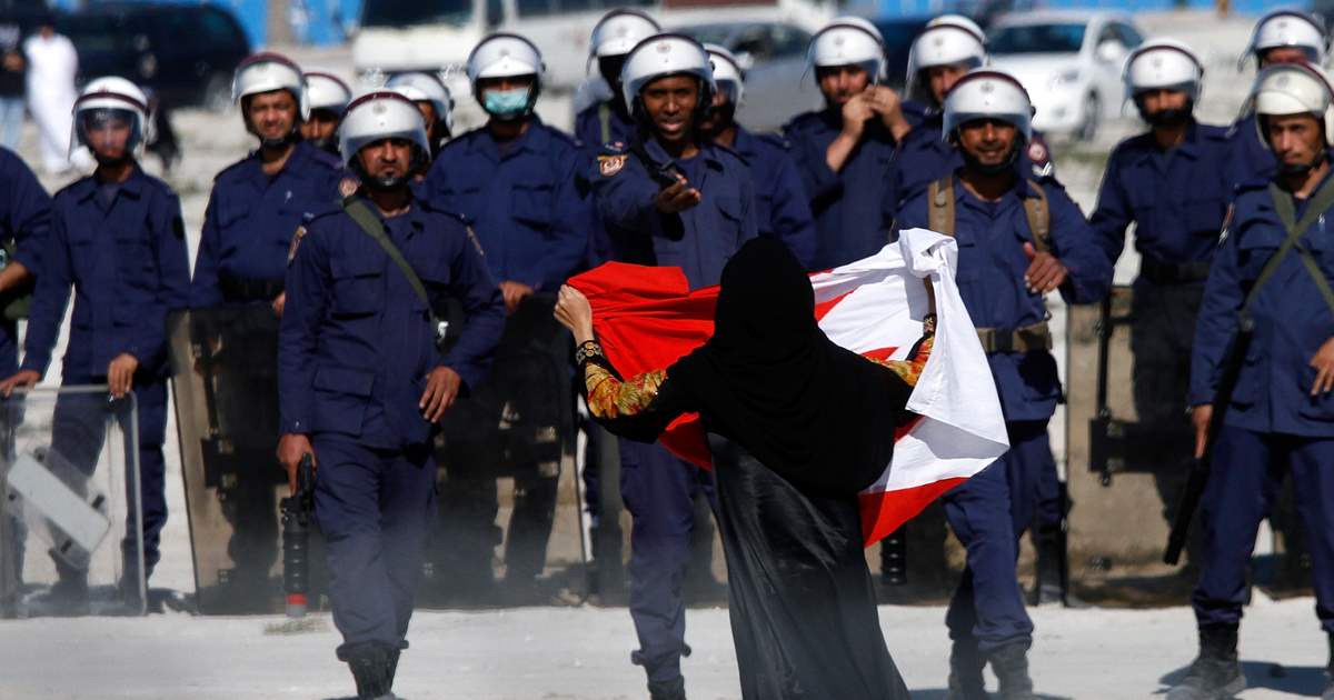 التايمز: السلطات البحرينية عذبت امرأة انتقاما من تسريبات حقوقية