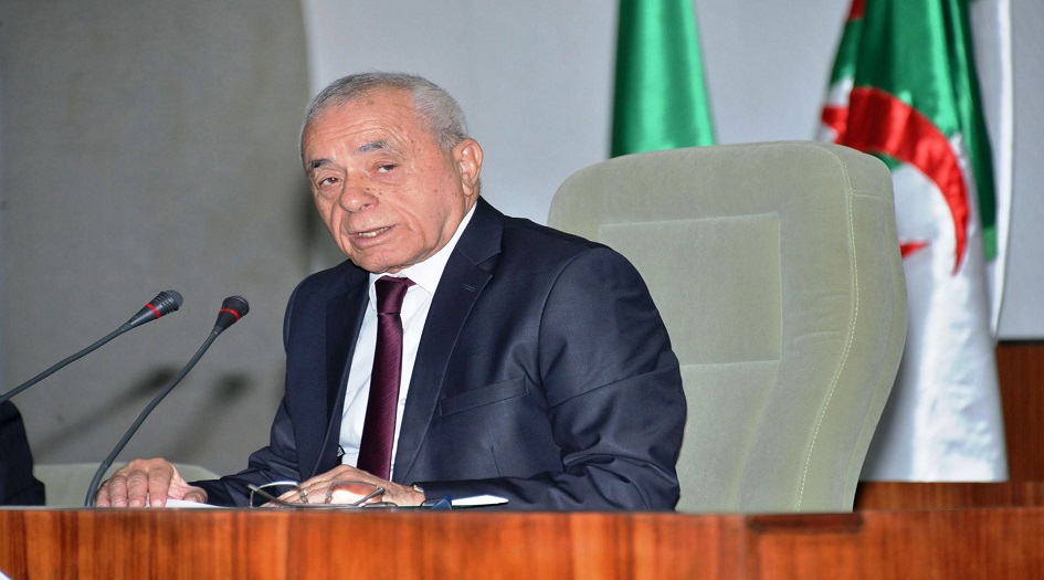 رئيس البرلمان الجزائري يجمد نشاط المجلس ويرفض الاستقالة