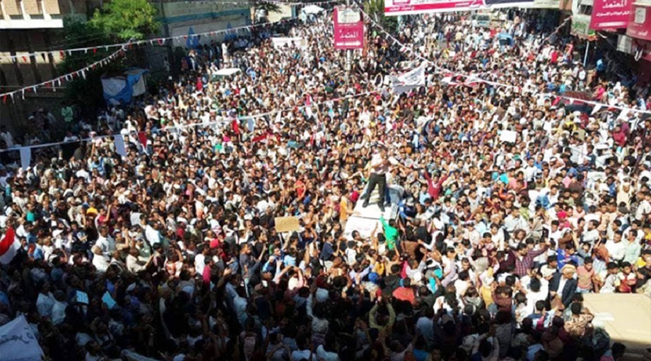  آلاف اليمنيين ينتفضون في "ثورة ضد تحالف الإجرام والتجويع" 
