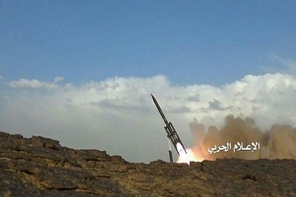 شلیک دو فروند موشک زلزال۱ به مواضع نظامیان سعودی در جیزان