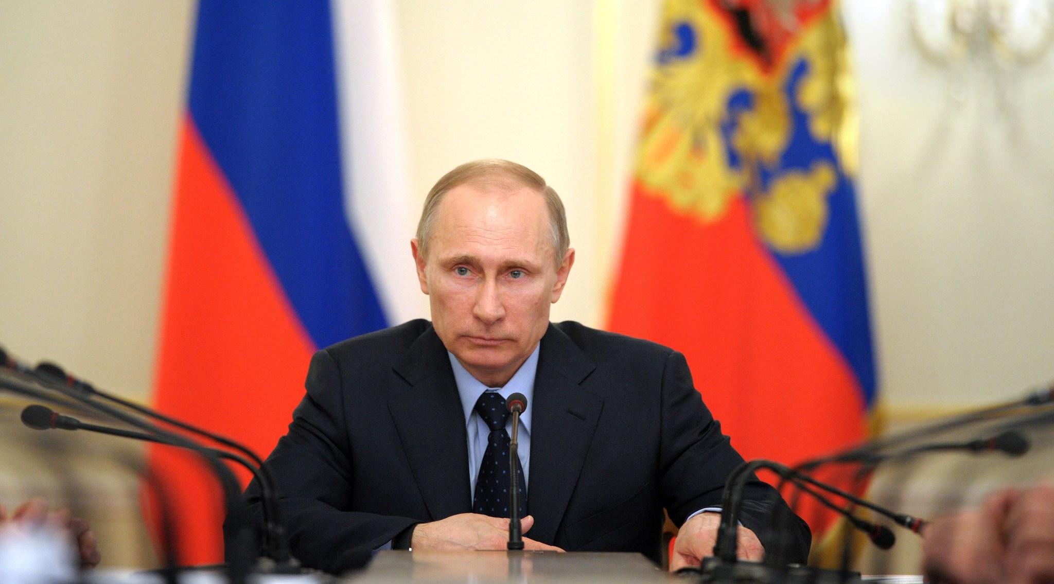 الرئيس الروسي يصف تفجير القرم بالجريمة
