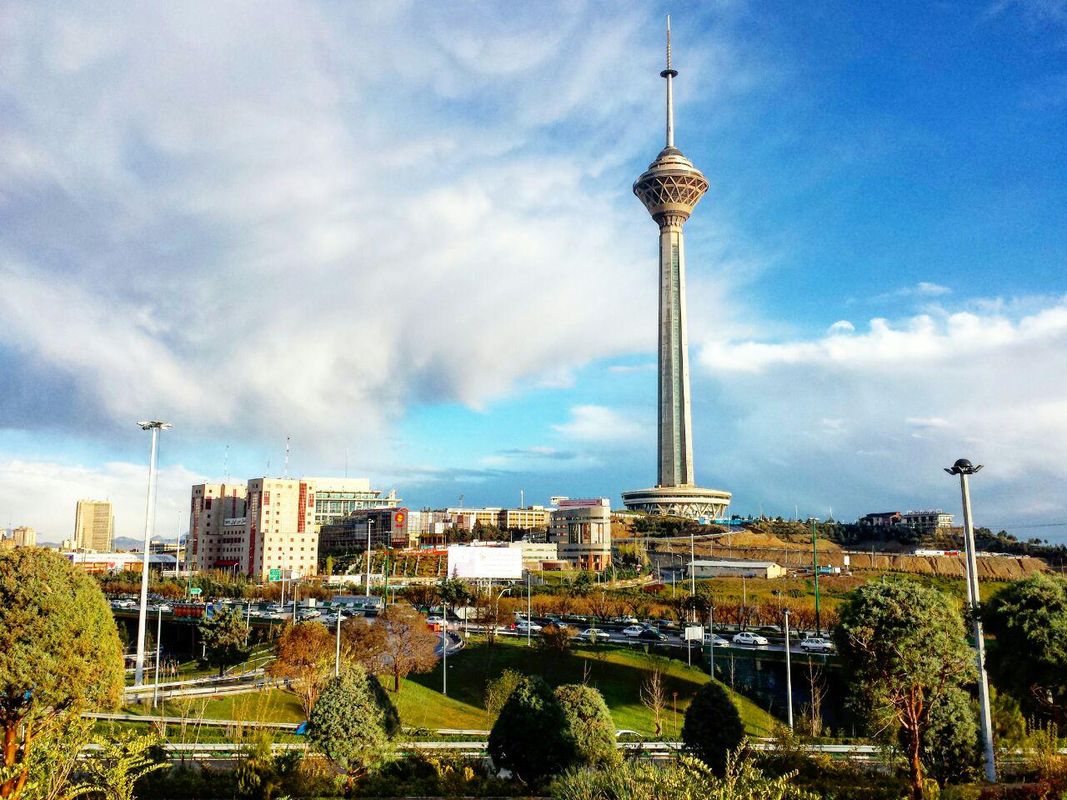 ما لا تعرفه عن برج الميلاد في طهران