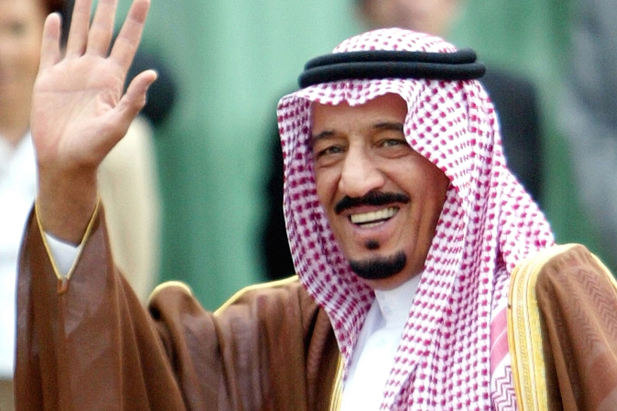 أمير سعودي يطالب الملك سلمان بالتنازل عن الحكم .. إليك التفاصيل..