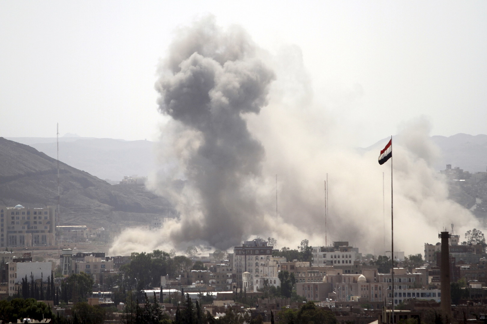 41 شهيدا وجريحا بجرائم طيران العدوان على اليمن