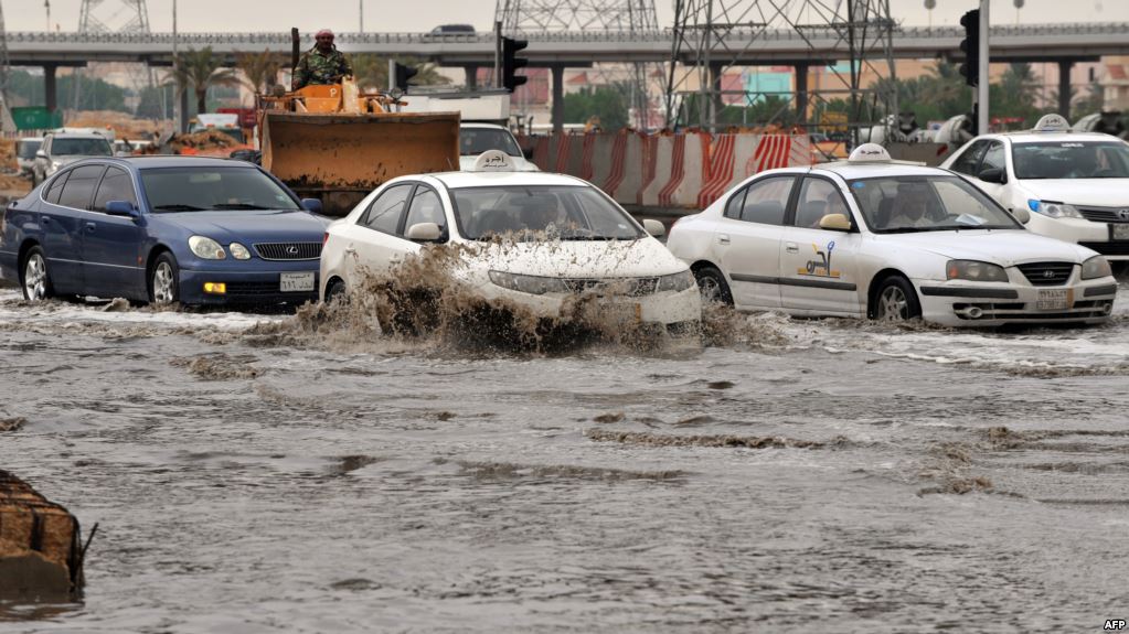 مصرع 17 شخصا جراء سيول وفيضانات اجتاحت مناطق في الأردن
