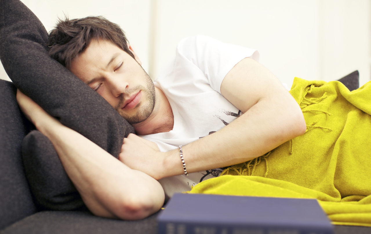 6 أسباب قد تؤدي إلى موت الشخص أثناء نومه