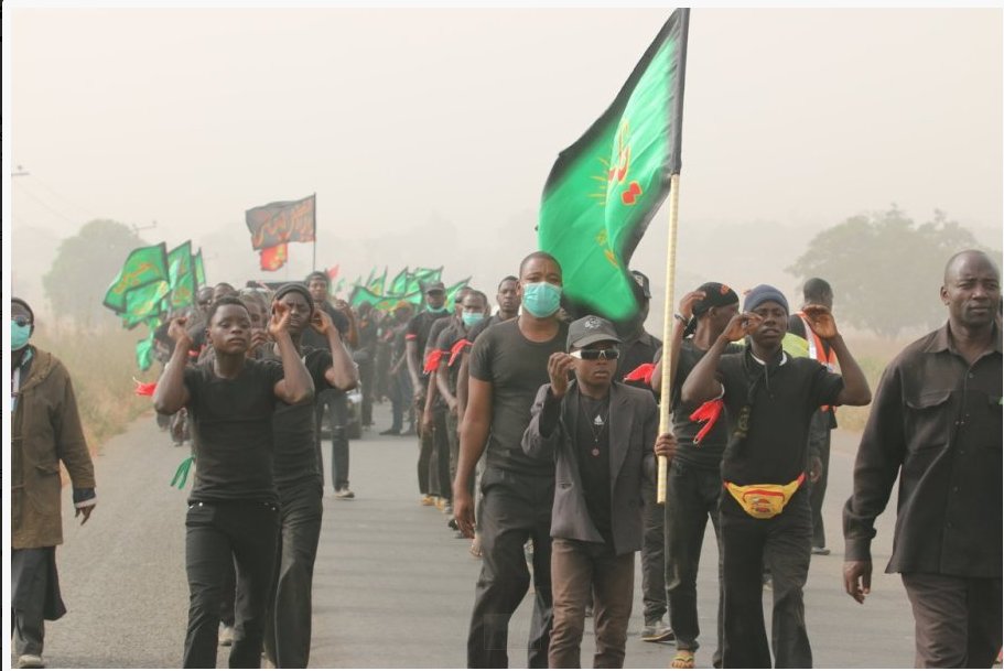 ارتش نیجریه شرکت کنندگان در راهپیمایی اربعین را به گلوله بست !