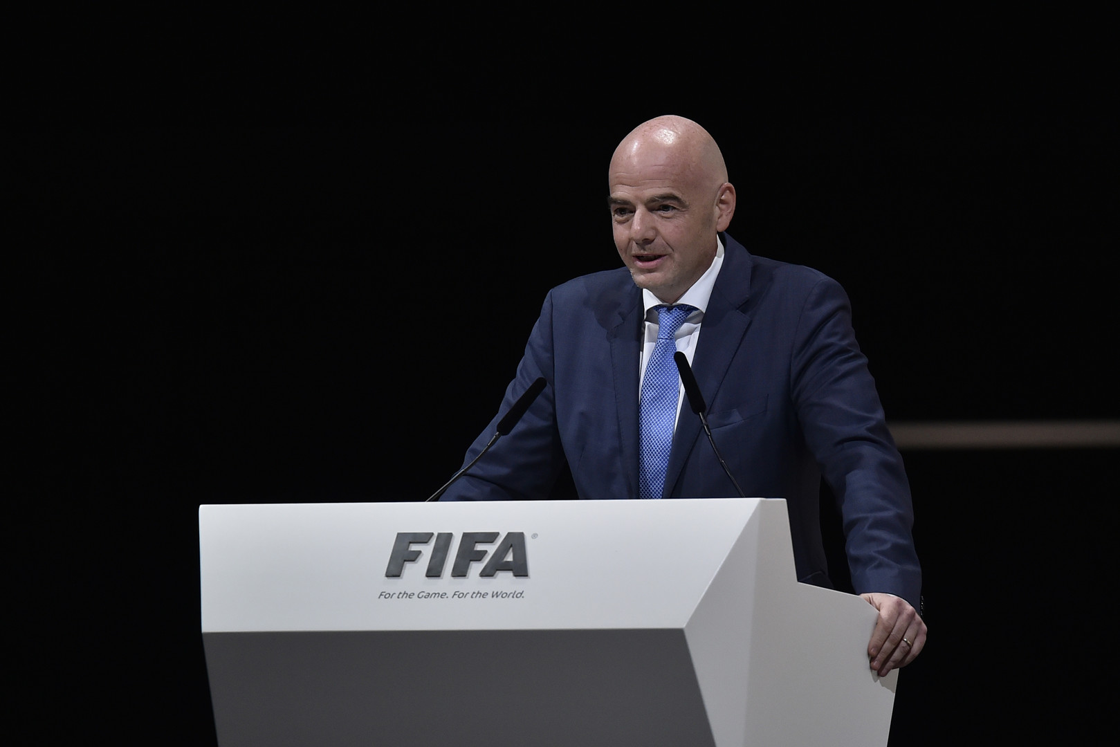 "الفيفا"يبحث زيادة عدد المنتخبات المشاركة في مونديال 2022
