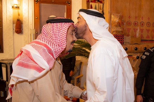 سفر ناگهانی «بن زاید» به سعودی و دیدار وی با ملک سلمان