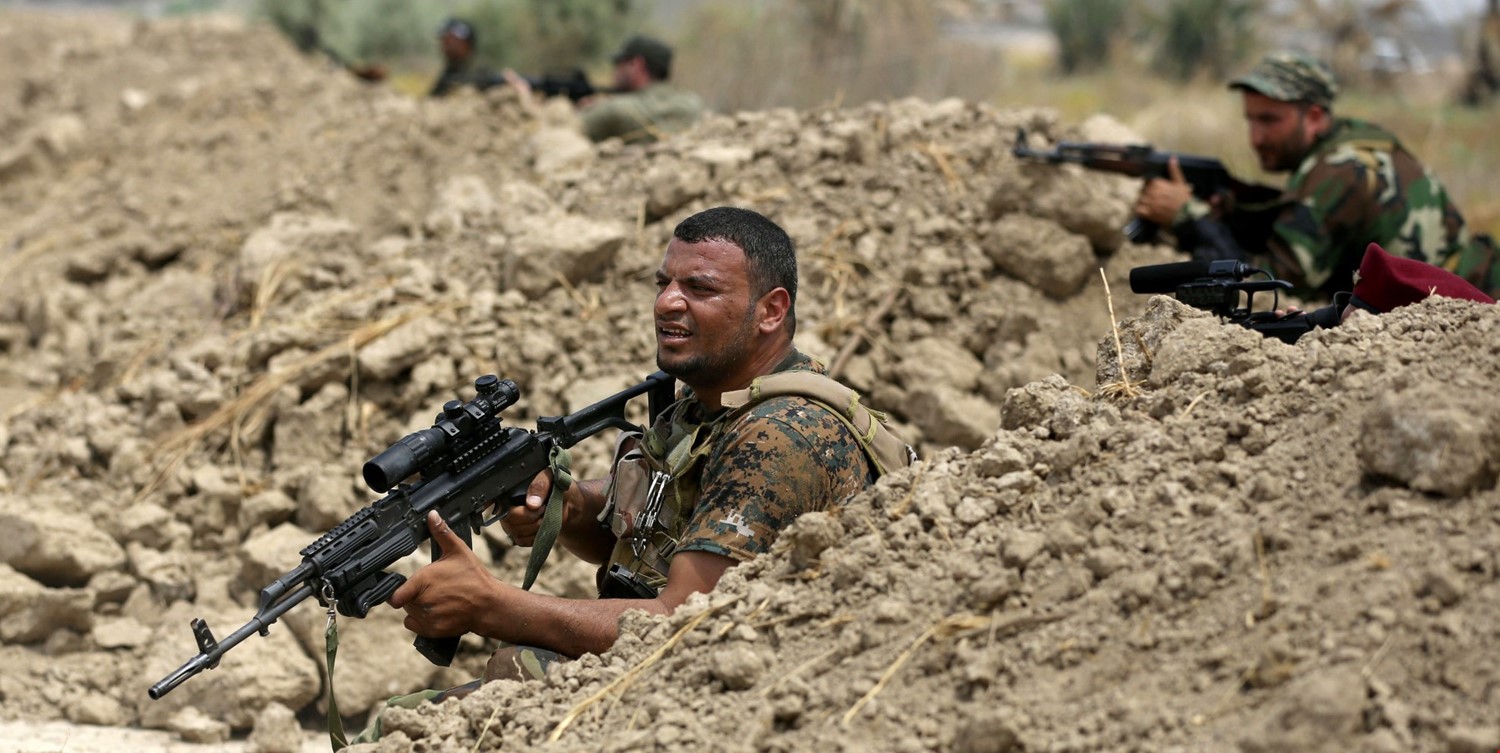 مقابله نیروهای بسیج مردمی عراق با حمله داعش به مرزهای این کشور