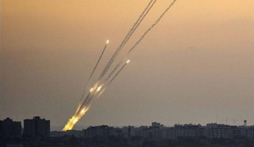 رشقات صاروخية متواصلة للمقاومة الفلسطينية باتجاه الأراضي المحتلة 