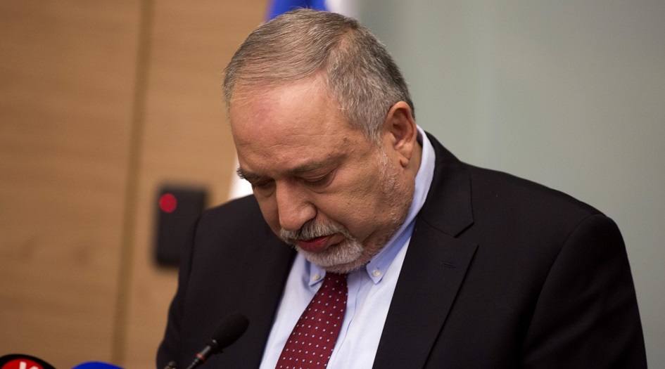 استقالة وزير الحرب الصهيوني اعترافه بالهزيمة