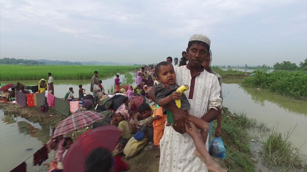 تیراندازی نظامیان میانماری به طرف مسلمانان روهینگیا 