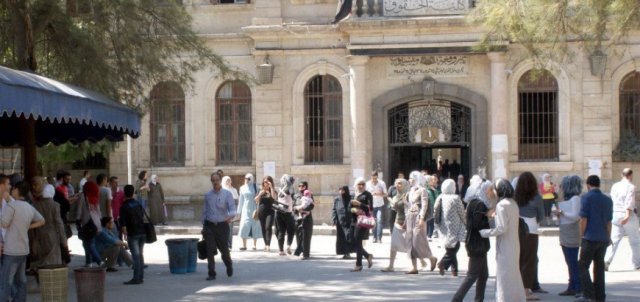"تفسير خاطئ" يتسبب بفصل مئات الطلبة الجامعيين في هذه الدولة العربية!