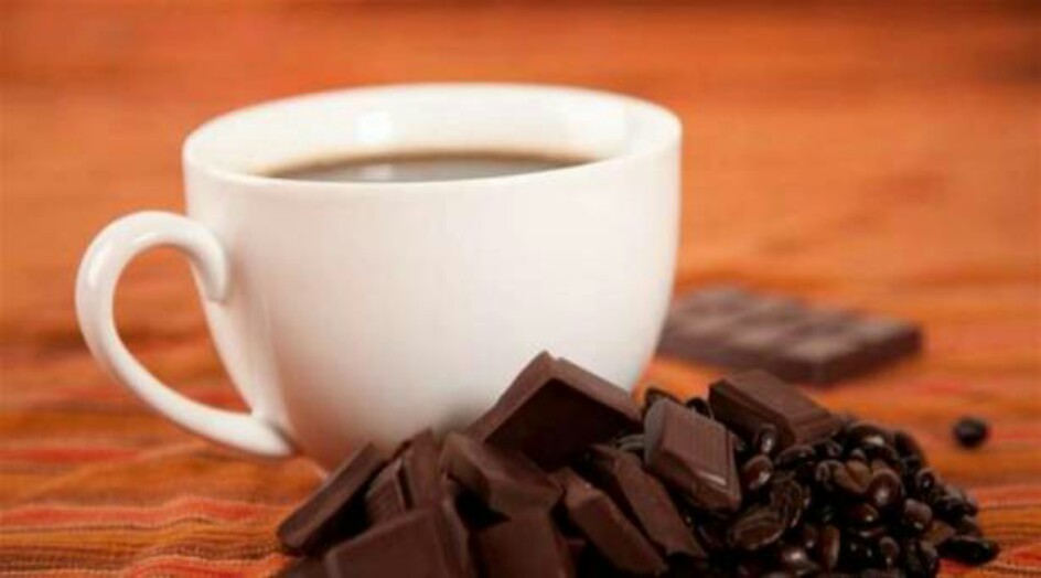 فوائد مذهلة لـ7 مواد تضاف إلى الشاي.. هل جربت أن تدمج الشوكولا معه؟