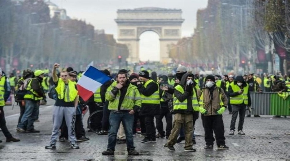 السترات الصفر تدعوا لالغاء الاحتجاجات في باريس