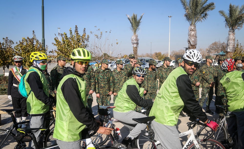 بالصور..جولة وحدات الشرطة الايرانية على الدراجات الهوائية