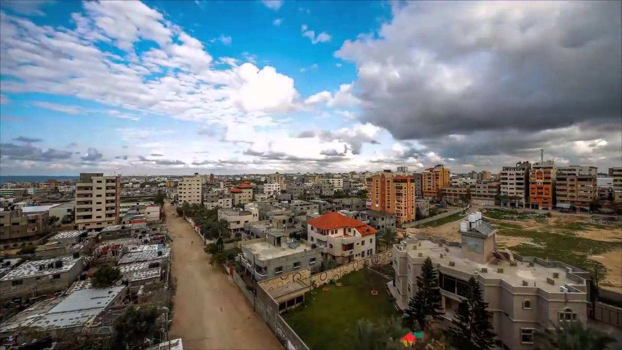 صورة وسط غزة لعراب بيع القدس!
