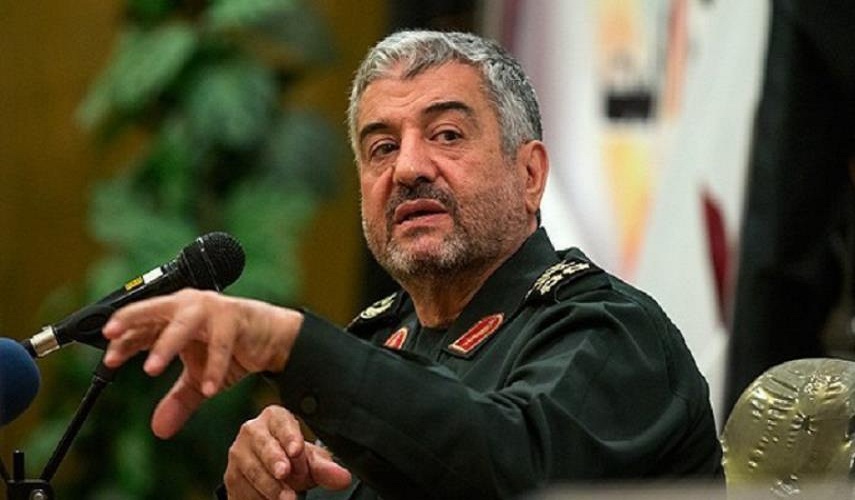 قائد حرس الثورة الاسلامية يؤكد ان ايران تجاوزت التهديدات العسكرية والامنية