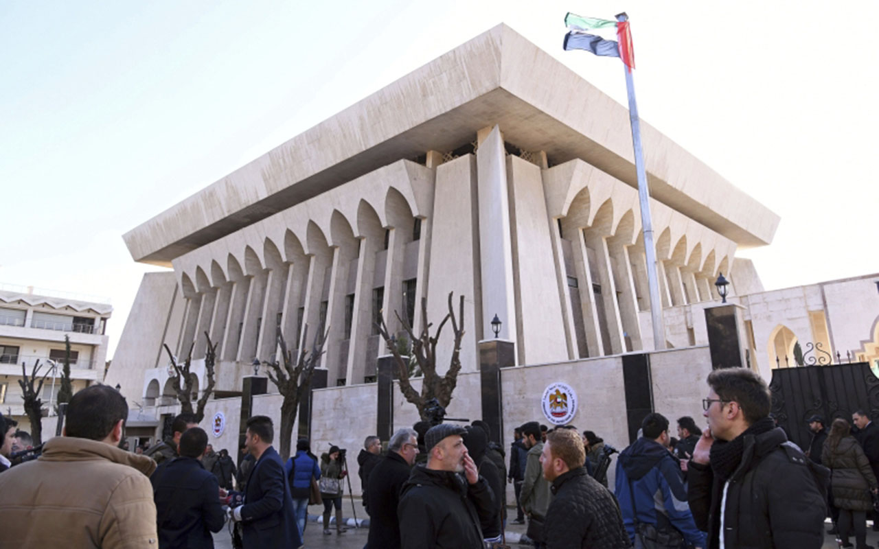 دلایل و پیامهای بازگشایی سفارت امارات در دمشق 