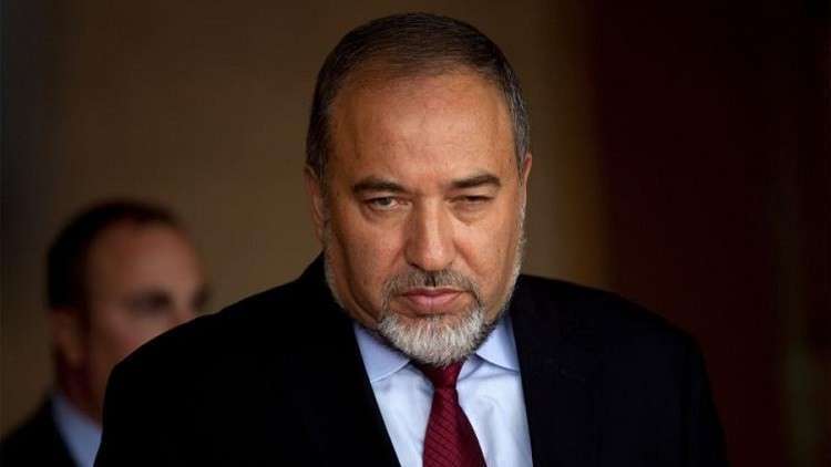  ليبرمان: نتانياهو سقط أمام "حماس" 