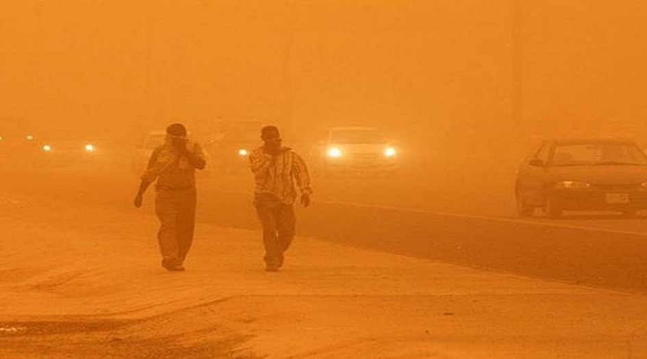 متنبئ جوي يكشف سبب عدم صد الموجات الغبارية القادمة الى العراق