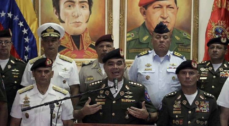 وزير الدفاع الفنزويلي يعلن دعمه للرئيس مادورو  والاخير يقطع علاقاته بواشنطن 