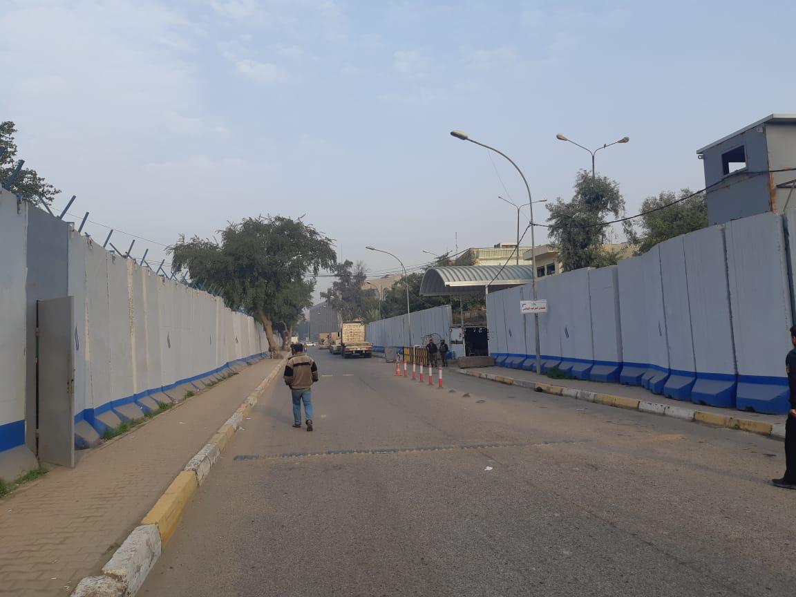 بالصور.. طريق بين جسرين في بغداد يودع "الصبات"