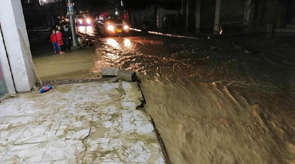 بالصور.. فيضانات تجتاح مدينة عراقية وإعلان حالة تأهب