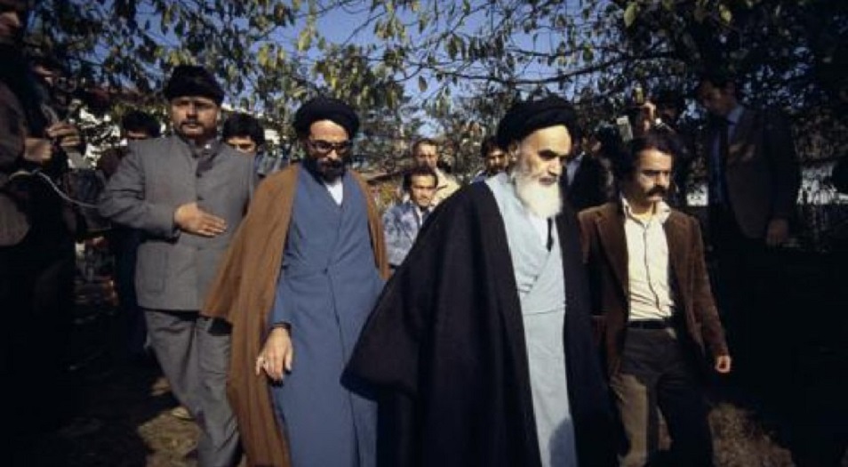 الايرانيون وأنصار الثورة الاسلامية يحتفون بذكراها في نوفل لوشاتو