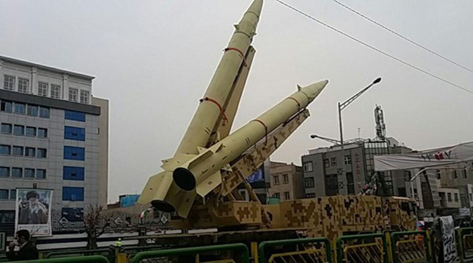 عرض صواريخ باليستية في مسيرات ذكرى انتصار الثورة