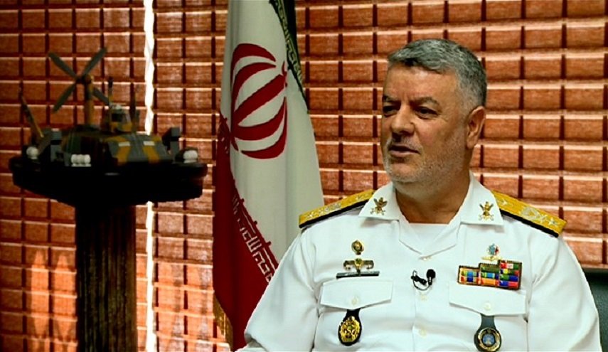 الادميرال خانزادي: الغواصة "فاتح" ستنضم للقوة البحرية الايرانية قريبا