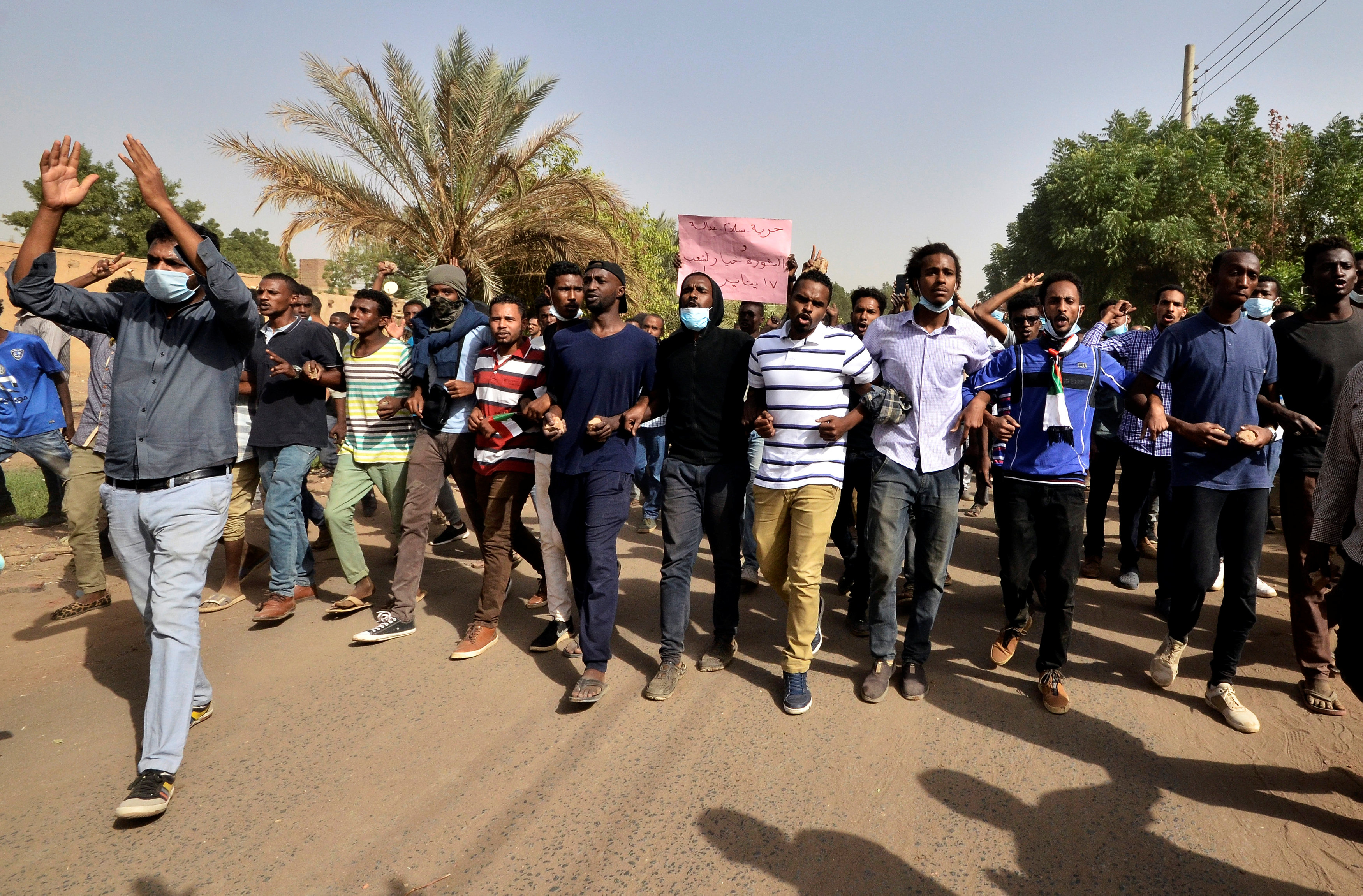 احتجاجات جديدة في السودان رغم قرارات البشير