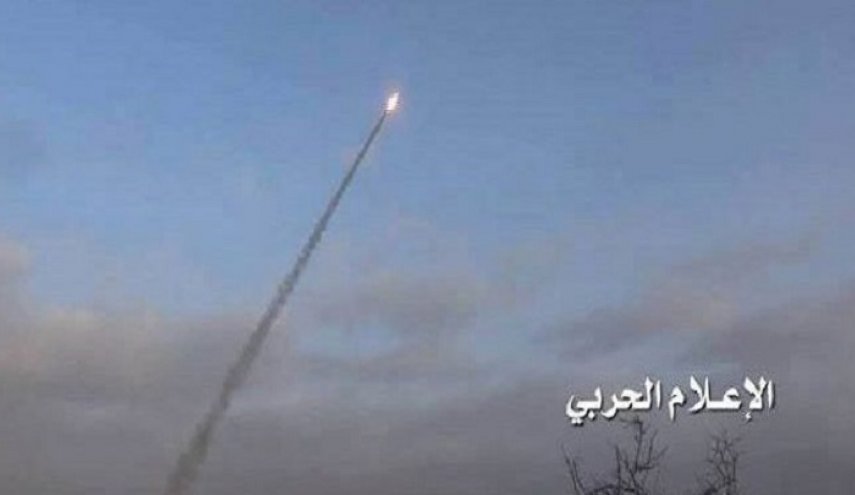 إطلاق صاروخ "زلزال1" على تجمعات المرتزقة في مجازة عسير