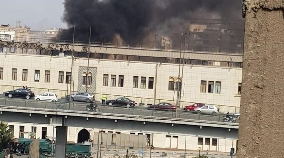 مئات الضحايا إثر حريق ضخم بمحطة القطارات بمصر