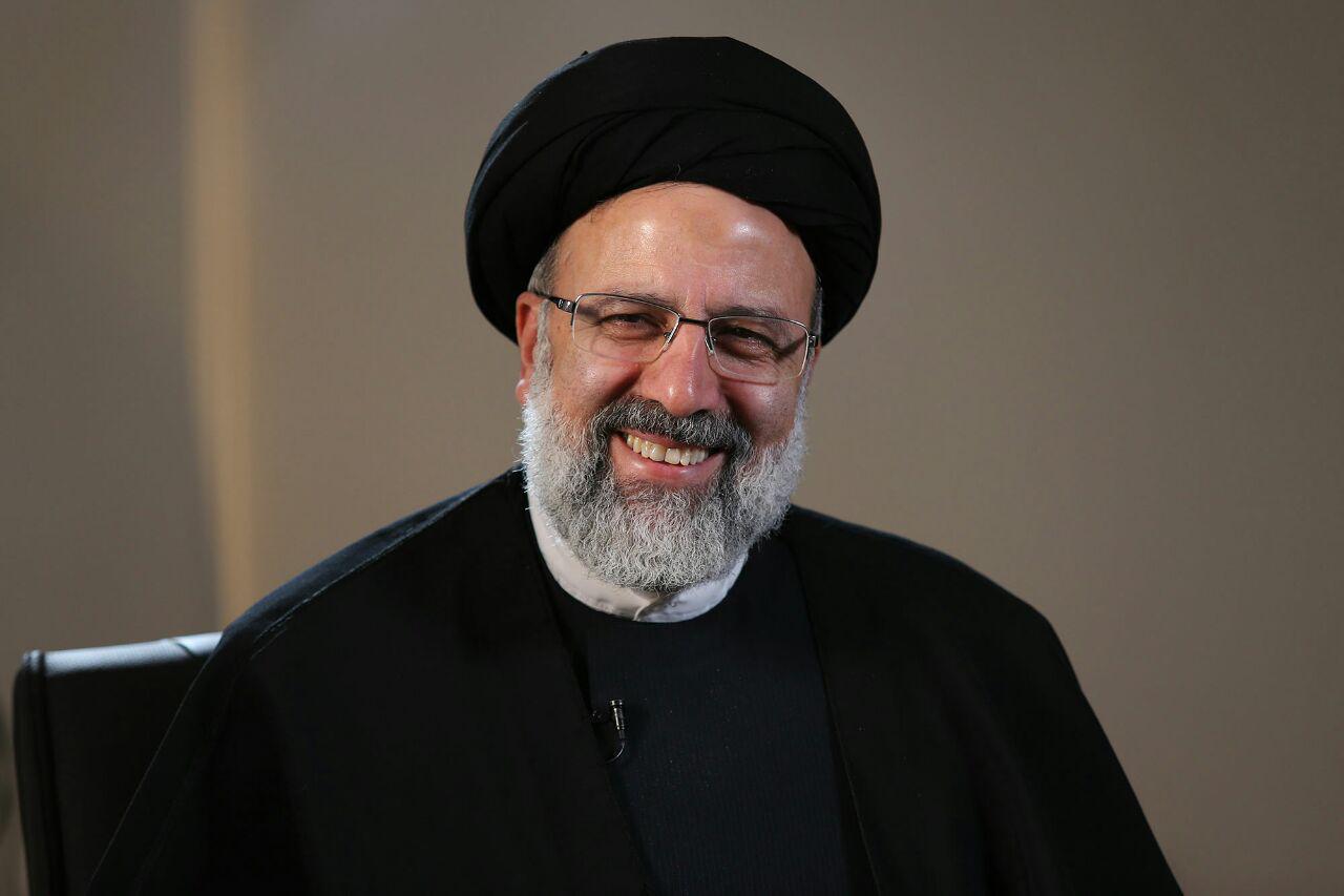  رئيس القضاء الايراني الجديد يتسلم مهام عمله 